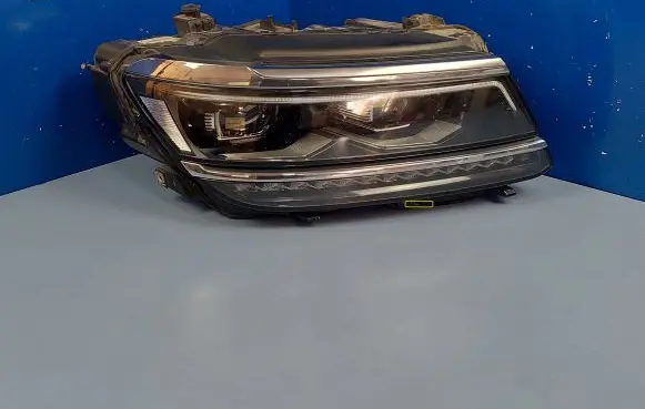 Volkswagen Tiguan Headlight/headlamp 5NB941082A 030110123600
