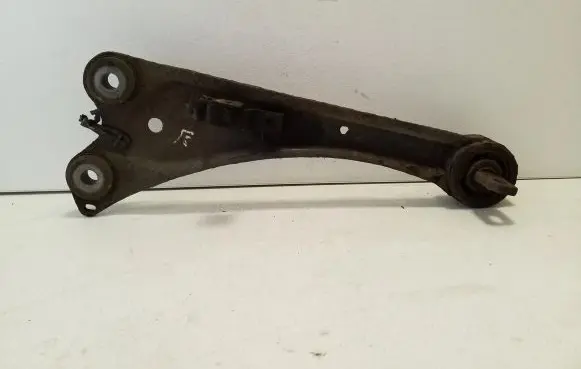 Lexus CT 200H Rear upper control arm/wishbone