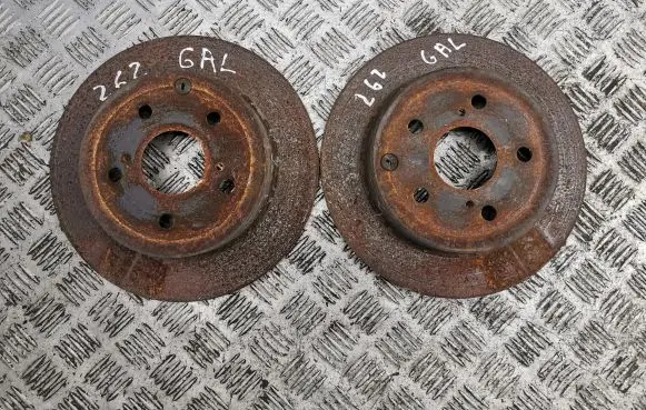 Toyota RAV 4 (XA40) Rear brake disc