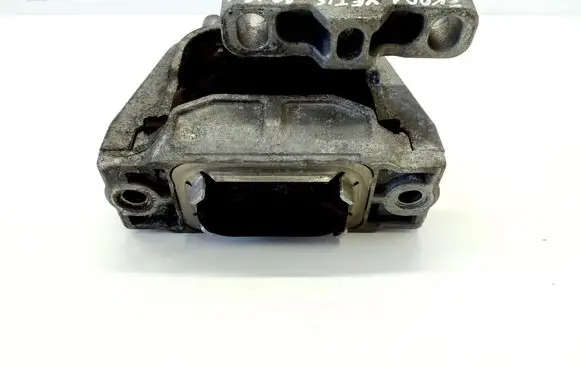 Skoda Yeti (5L) Engine mount bracket 1K0199262CN
