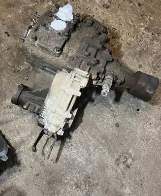 Mitsubishi Pajero Gearbox transfer box case 