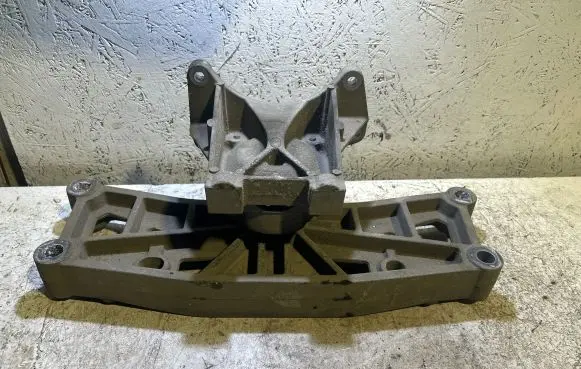 Chrysler 300C Gearbox mounting bracket 04578062AC