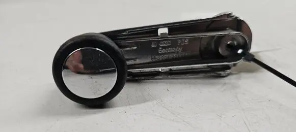 Audi A4 S4 B5 8D Front door window winding handle 443837581D