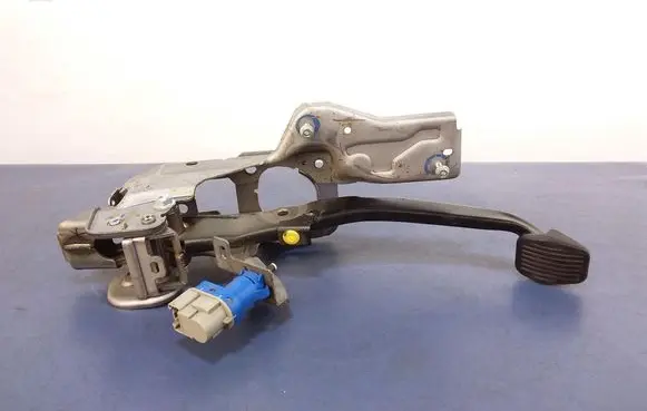 Ford Focus Accelerator throttle pedal JX612D094AD