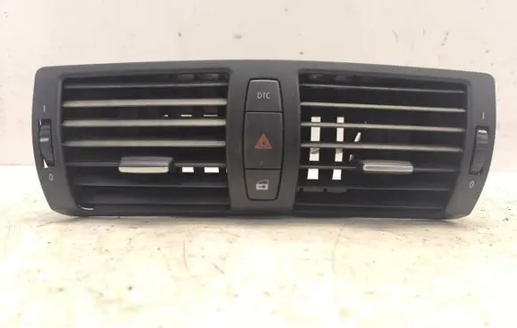 BMW 1 E81 E87 Dash center air vent grill 7059189