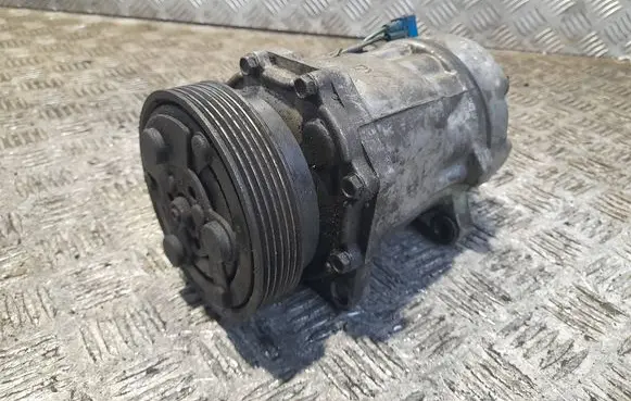Volkswagen Golf IV Air conditioning (A/C) compressor (pump) SL7V16 HEC134A