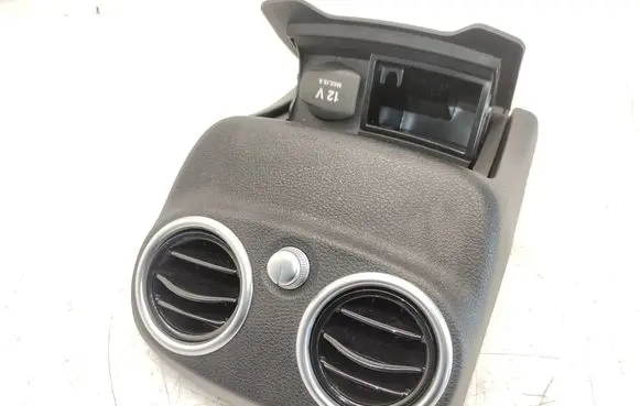 Mercedes-Benz C W205 Rear air vent grill A2058308301 519297