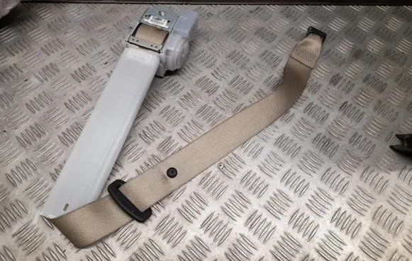 Mercedes-Benz GL X166 Middle seatbelt (rear) A1668600685