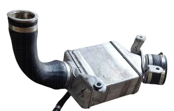 BMW 7 F01 F02 F03 F04 Intercooler radiator 7575404 17517575404 7575408