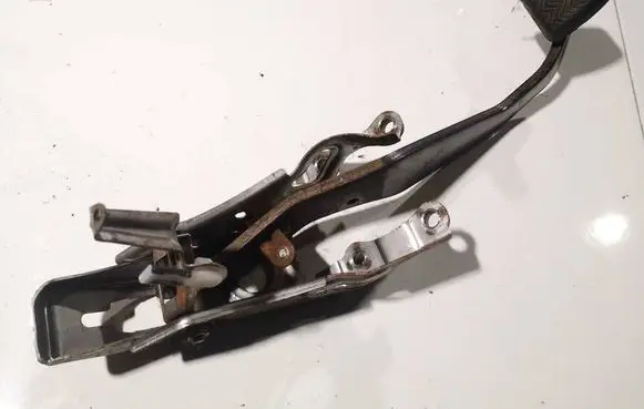 Toyota Auris 150 Clutch pedal 