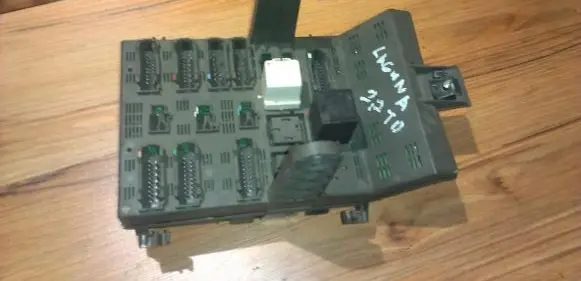 Renault Laguna I Fuse box set 7700821586