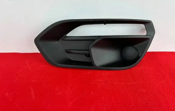 Iveco Daily 40.8 Front bumper lower grill 105802356346
