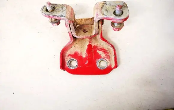 Hyundai Lantra I Rear door lower hinge
