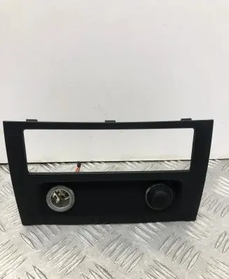 BMW 5 GT F07 Cigarette lighter trim rear 9178351