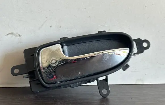 Nissan Leaf I (ZE0) Rear door interior handle trim 