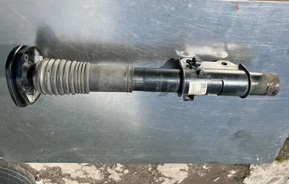 Front shock absorber/damper