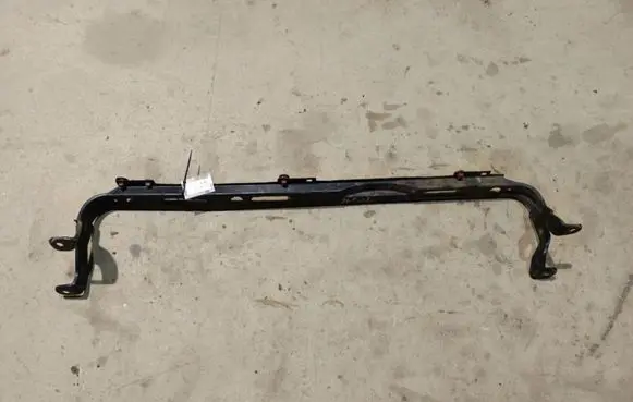 Radiator mount bracket