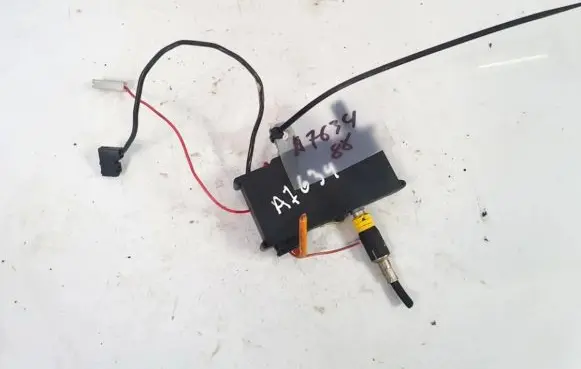 Peugeot 607 Antenna control unit 37564680