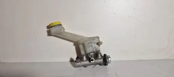 Nissan X-Trail T30 Master brake cylinder