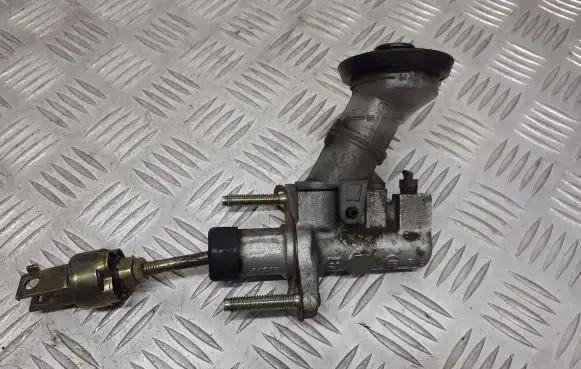Toyota Corolla E110 Clutch slave cylinder 