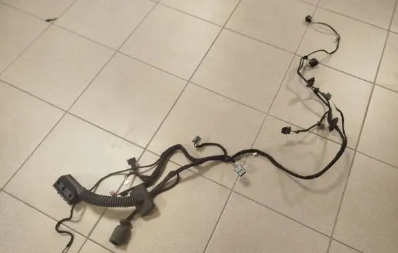 Mercedes-Benz GL X166 Front door wiring loom 3518012