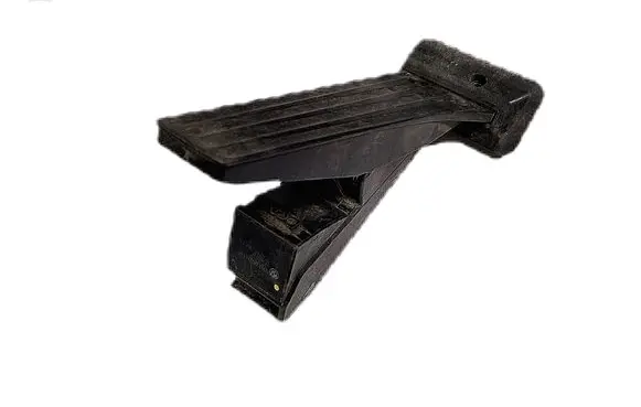 Accelerator throttle pedal