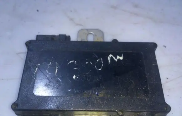 Chrysler 300M Antenna control unit 04760303ab