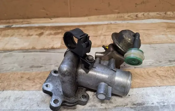 Toyota Yaris Throttle valve