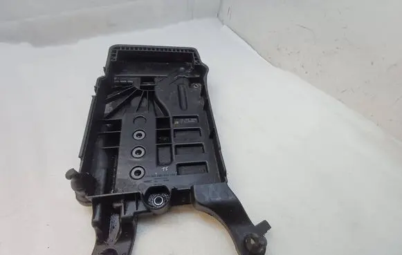 Audi A1 Battery box tray 2Q0915331