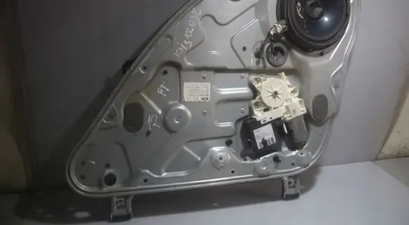 Ford C-MAX I Rear window lifting mechanism without motor