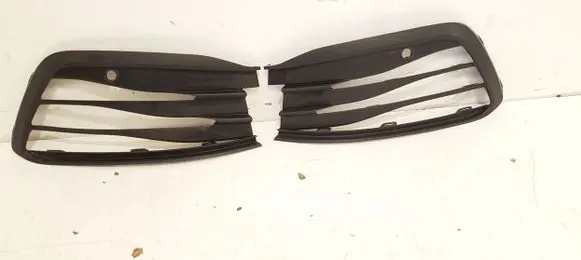 Volkswagen Golf VIII Front bumper lower grill 5H0853666J