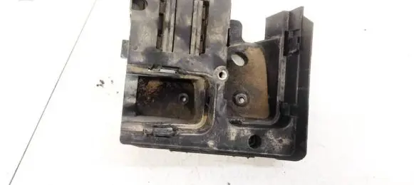 Volkswagen PASSAT B6 Battery box tray 1K0907361B
