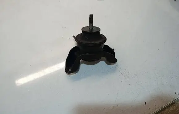 Hyundai Tucson JM Engine mount bracket 218122E200