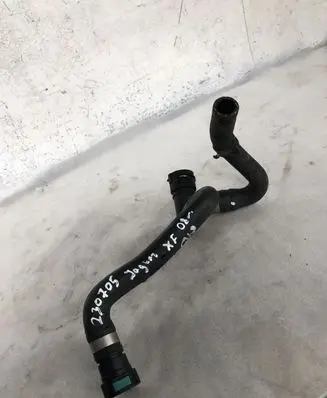 Jaguar XF X250 Engine coolant pipe/hose 8X2318K580BB