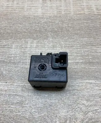 Toyota Corolla Verso AR10 Other relay 8665013010 0689003570