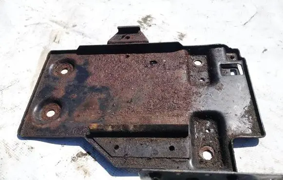 Battery bracket