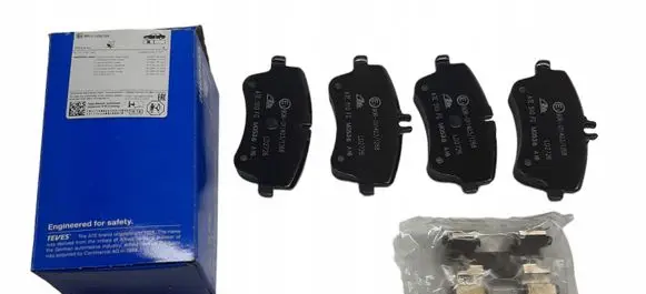 Mercedes-Benz C W203 Brake pads (front) LD2726