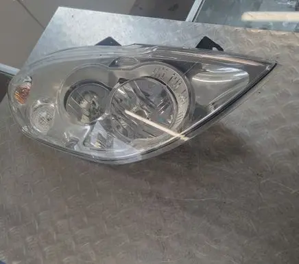 Renault Master III Headlight/headlamp 260100049R