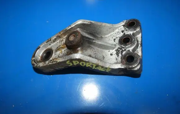 KIA Sportage Engine mounting bracket