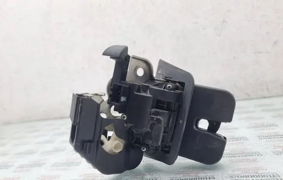 Audi A4 S4 B8 8K Tailgate/trunk/boot lock/catch/latch