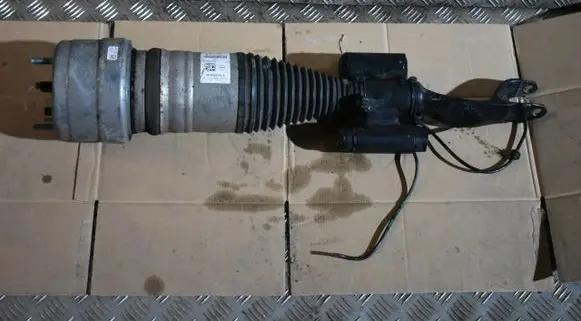 Mercedes-Benz GLC C253 Front shock absorber/damper A2533204300 A2533200400