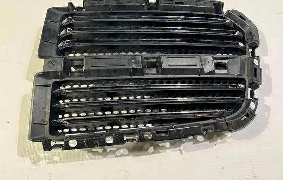 Dodge RAM Front grill 21789632