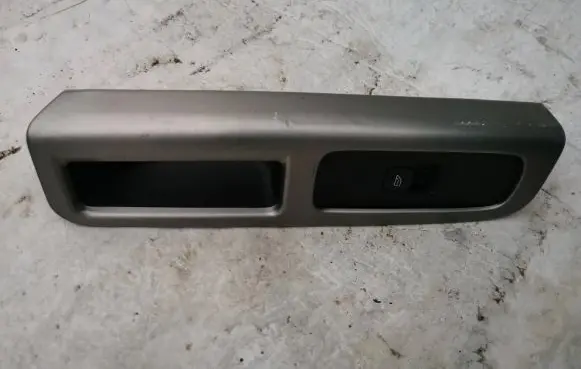 Volvo V50 Electric window control switch 8663815 KN900