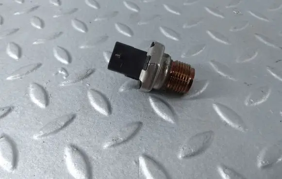 Fuel pressure sensor
