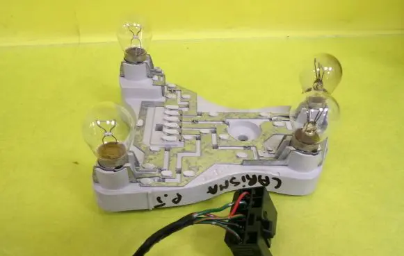 Mitsubishi Carisma Tail light bulb cover holder