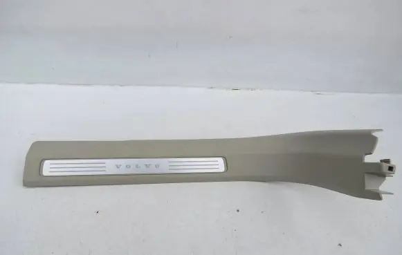 Volvo XC60 Front sill trim cover 31448015