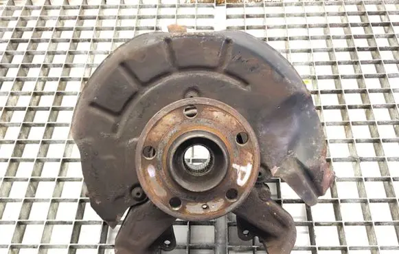 Volkswagen Polo V 6R Front wheel hub spindle knuckle