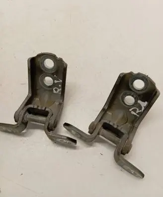 Infiniti QX56 Front door hinge set 