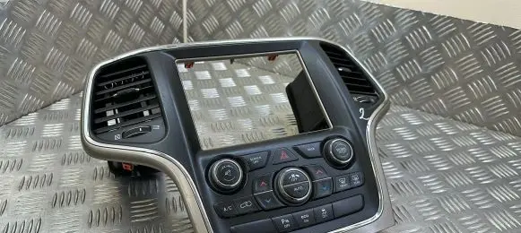 Jeep Grand Cherokee Climate control unit 05091847AE P05091847AE