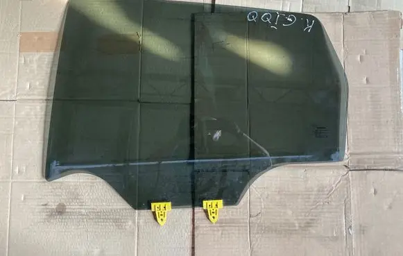 Nissan Qashqai Rear door window glass 43R006723